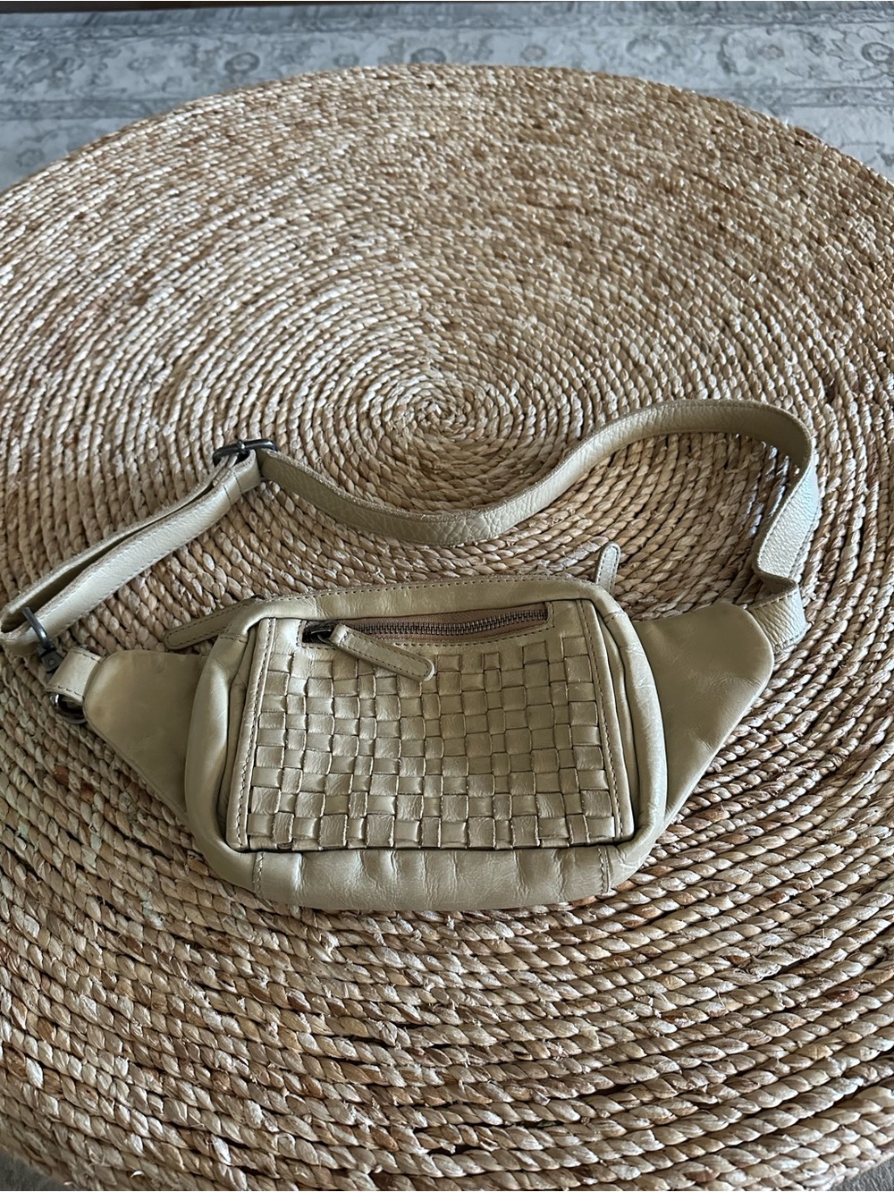 Vilenca Neutral Woven Front Leather Fanny/Shoulder Bag